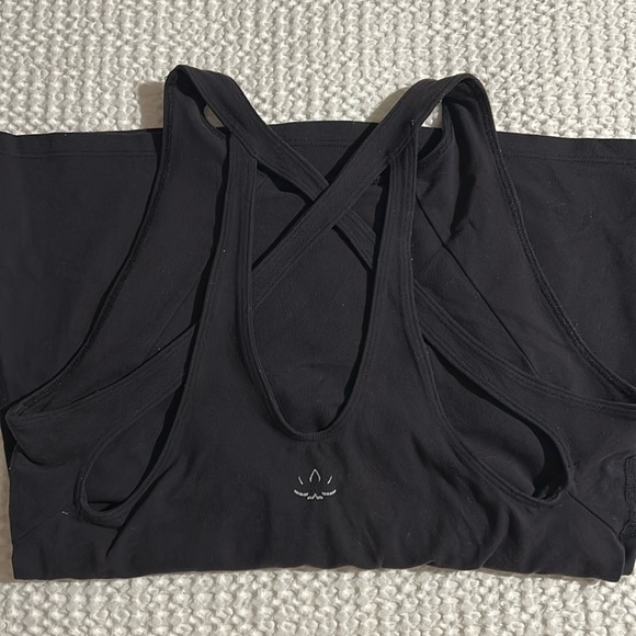 Beyond Yoga  fitted Supplex/Lycra Tank - Picture 4 of 7